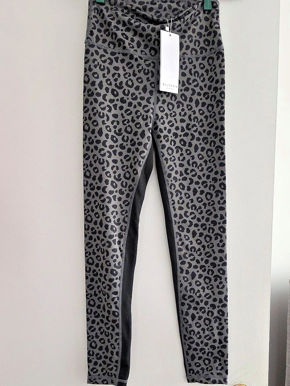 ALLFENIX Charcoal Leopard 7/8 Legging Leopard 7/8 Leggings in Gray & Black XS
